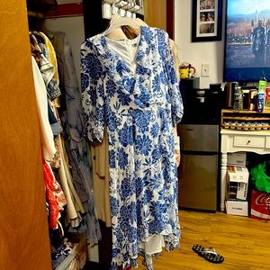 Danny and Nicole blue and white floral dress size 16 quarter sleeve